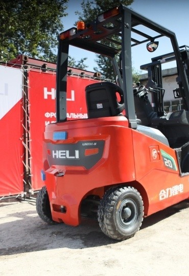 Поставка электропогрузчика HELI CPD20 GB6LI-H с кареткой бокового смещения